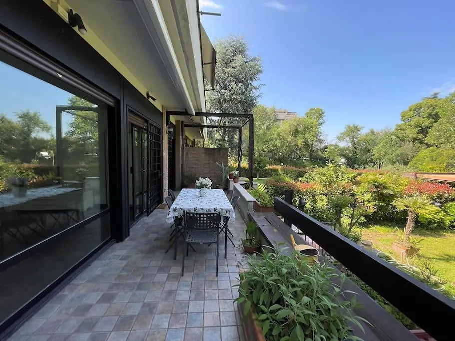 La Dolce Vita - A Tropical Garden In Ρώμη Ιταλία