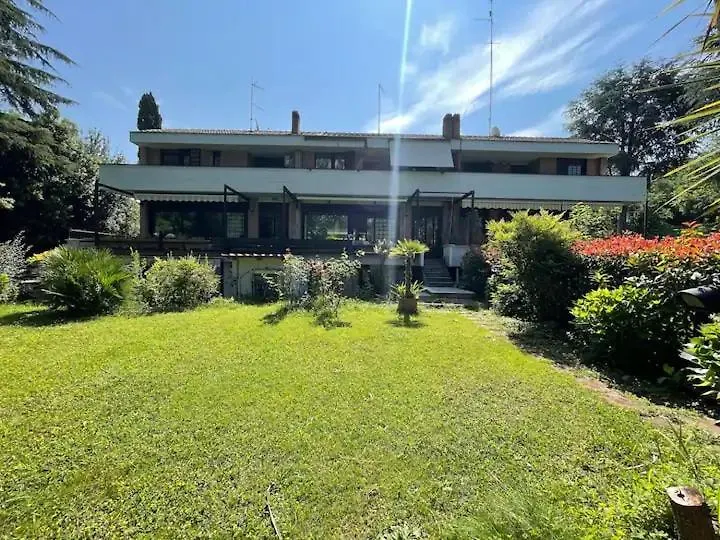 La Dolce Vita - A Tropical Garden In Rome Villa