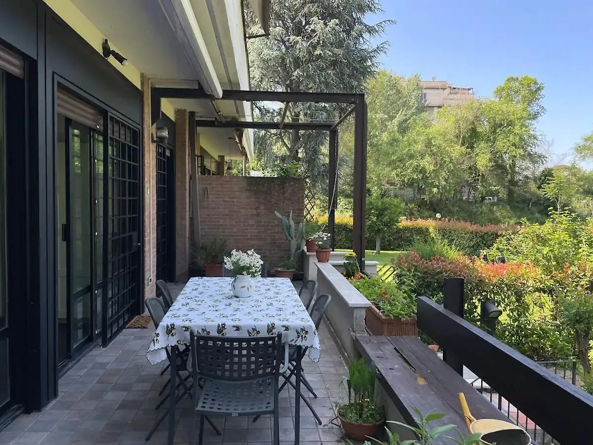 La Dolce Vita - A Tropical Garden In Rome 0*,  Italy